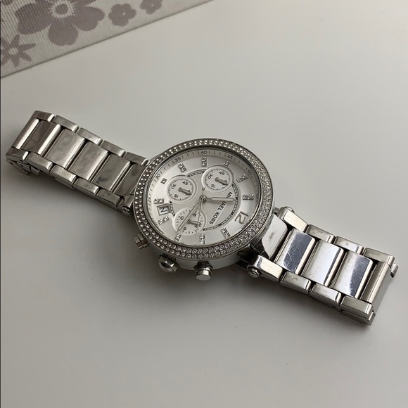 Michael Kors Watch - Picture 5 of 6